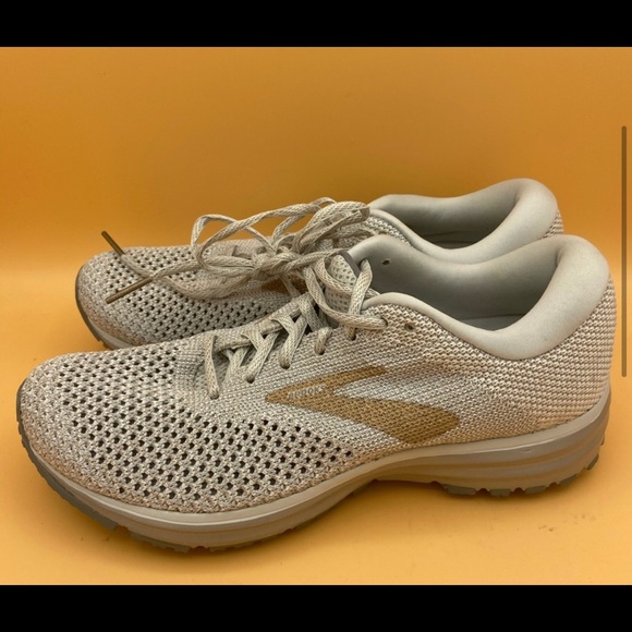 Brooks revel 2 running shoe size 9.5 - Picture 2 of 6